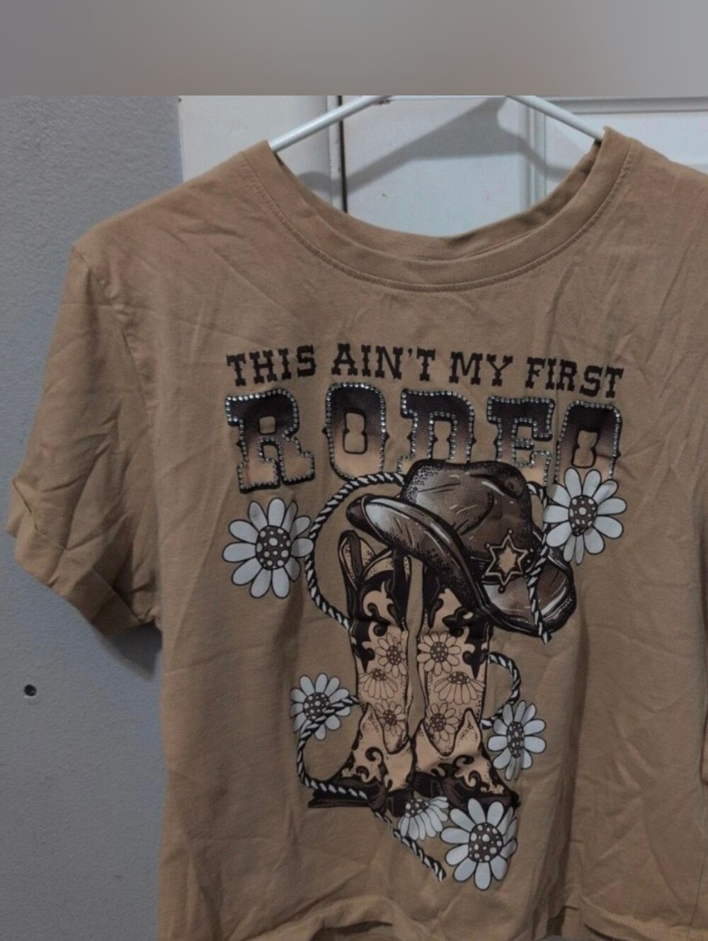 'This Ain't My First Rodeo' Graphic Cropped Tee